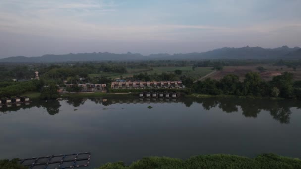 Вид Воздуха Реку Квай Плавучие Дома Провинции Канчанабури Таиланд Юго — стоковое видео
