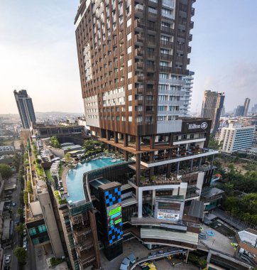 Chonburi, Tayland, Güney Asya 'daki Orta Pattaya plajının havadan görüntüsü.