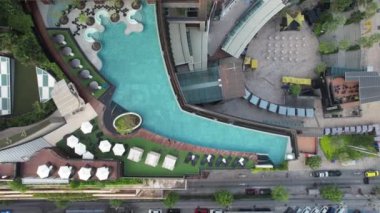 Chonburi, Tayland, Güney Asya 'daki Orta Pattaya plajının havadan görüntüsü.