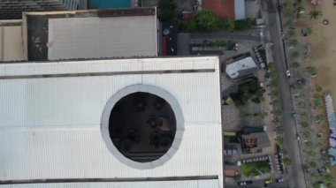 Chonburi, Tayland, Güney Asya 'daki Orta Pattaya plajının havadan görüntüsü.