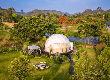 Khao Yai, Nakhon Ratchasima, Tayland, Asya 'nın güneydoğusunda çadırları olan bir kamp ya da gözleme.