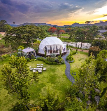 Khao Yai, Nakhon Ratchasima, Tayland, Asya 'nın güneydoğusunda çadırları olan bir kamp ya da gözleme.