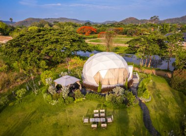 Khao Yai, Nakhon Ratchasima, Tayland, Asya 'nın güneydoğusunda çadırları olan bir kamp ya da gözleme.