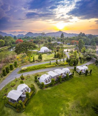 Khao Yai, Nakhon Ratchasima, Tayland, Asya 'nın güneydoğusunda çadırları olan bir kamp ya da gözleme.