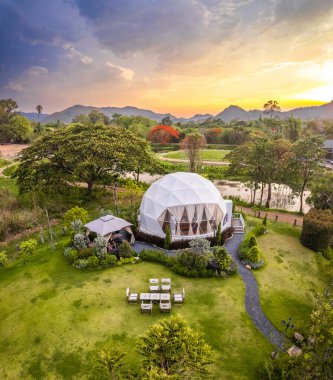 Khao Yai, Nakhon Ratchasima, Tayland, Asya 'nın güneydoğusunda çadırları olan bir kamp ya da gözleme.