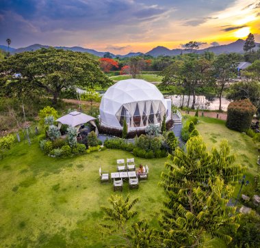 Khao Yai, Nakhon Ratchasima, Tayland, Asya 'nın güneydoğusunda çadırları olan bir kamp ya da gözleme.
