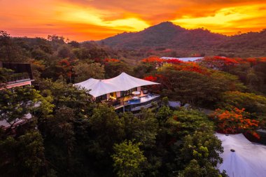 Khao Yai, Nakhon Ratchasima, Tayland, Güney Doğu Asya 'da lüks manzarası.