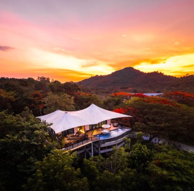 Khao Yai, Nakhon Ratchasima, Tayland, Güney Doğu Asya 'da lüks manzarası.