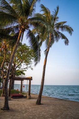 Hua Hin 'de sahil gündoğumu, Prachuap Khiri Khan, Tayland. Yüksek kalite fotoğraf