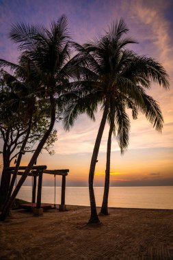 Hua Hin 'de sahil gündoğumu, Prachuap Khiri Khan, Tayland. Yüksek kalite fotoğraf