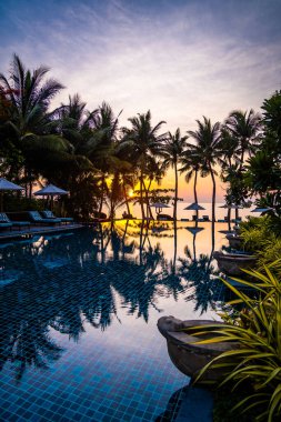 Hua Hin 'de sahil gündoğumu, Prachuap Khiri Khan, Tayland. Yüksek kalite fotoğraf