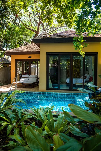 泰国华欣有私人游泳池的度假别墅 高质量的照片 — 图库照片