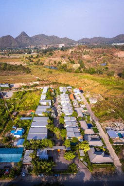 Hua Hin, Tayland, Güney Doğu Asya 'daki bir villanın havadan görüntüsü.