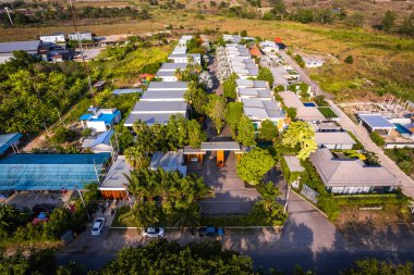 Hua Hin, Tayland, Güney Doğu Asya 'daki bir villanın havadan görüntüsü.