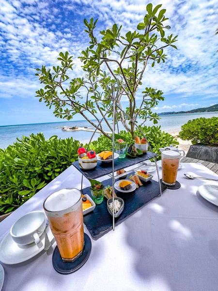 Koh Samui, Tayland, Güney Asya 'daki Lamai plaj beldesinde ikindi çayı.