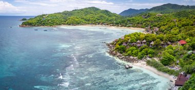 Koh Tao, Tayland, Asya 'daki Özgürlük Sahili ve Tah Toon Sahili' nin havadan görünüşü.