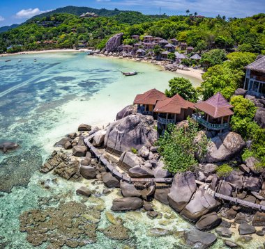 Koh Tao, Tayland, Asya 'daki Özgürlük Sahili ve Tah Toon Sahili' nin havadan görünüşü.
