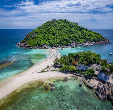 Koh Nang Yuan adasının havadan görünüşü Koh Tao, Tayland, Güney Asya
