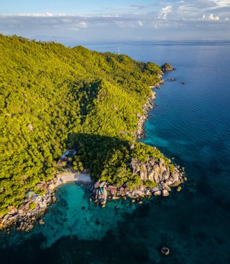 Tayland, Koh Tao 'daki Jansom Körfezi' nin havadan görüntüsü.
