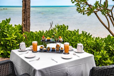 Koh Samui, Tayland, Güney Asya 'daki Lamai plaj beldesinde ikindi çayı.