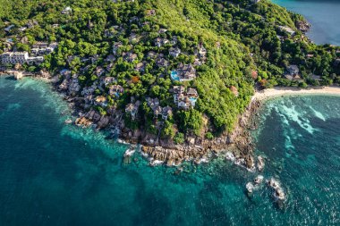 Koh Tao, Tayland 'daki Shark Körfezi' nin havadan görüntüsü, Güney Doğu Asya