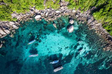 Koh Tao, Tayland 'daki Shark Körfezi' nin havadan görüntüsü, Güney Doğu Asya