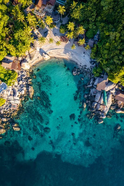 Tayland, Koh Tao 'daki Jansom Körfezi' nin havadan görüntüsü.