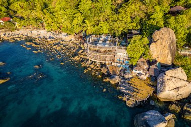 Tayland, Koh Tao 'daki Jansom Körfezi' nin havadan görüntüsü.