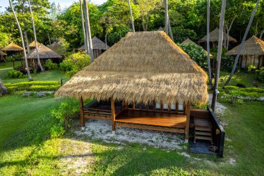 Haad Tien Sahili 'nin havadan görünüşü ve Shark Bay, koh Tao, Tayland, Güney Asya