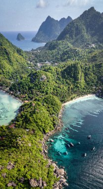 Koh Tao, Tayland 'daki Shark Körfezi' nin havadan görüntüsü, Güney Doğu Asya