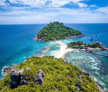 Koh Nang Yuan adasının havadan görünüşü Koh Tao, Tayland, Güney Asya