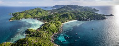 Koh Tao, Tayland 'daki Shark Körfezi' nin havadan görüntüsü, Güney Doğu Asya