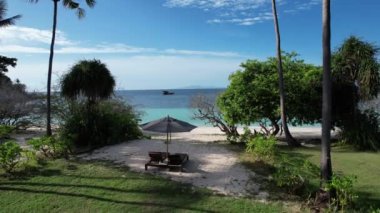 Haad Tien Sahili 'nin havadan görünüşü ve Shark Bay, koh Tao, Tayland, Güney Asya