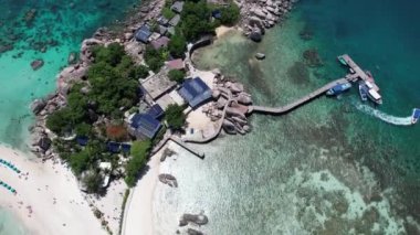 Koh Nang Yuan adasının havadan görünüşü Koh Tao, Tayland, Güney Asya