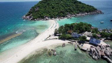Koh Nang Yuan adasının havadan görünüşü Koh Tao, Tayland, Güney Asya
