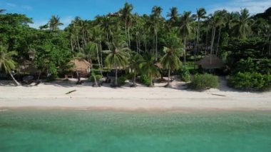 Haad Tien Sahili 'nin havadan görünüşü ve Shark Bay, koh Tao, Tayland, Güney Asya