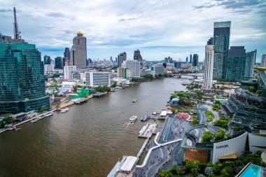 Khlong san, Bangkok, Tayland, Asya 'nın güneydoğusundaki Kon Reynaya nehri üzerindeki Icon Siyam alışveriş merkezinin hava manzarası.