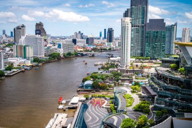 Khlong san, Bangkok, Tayland, Asya 'nın güneydoğusundaki Kon Reynaya nehri üzerindeki Icon Siyam alışveriş merkezinin hava manzarası.