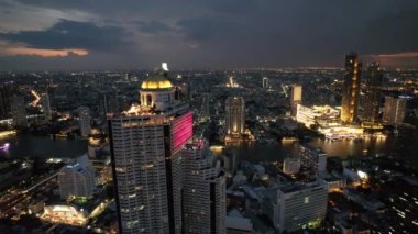 Bangkok, Tayland, Güney Asya 'daki Sathorn ve Saphan Taksin bölgelerinin hava görüntüsü