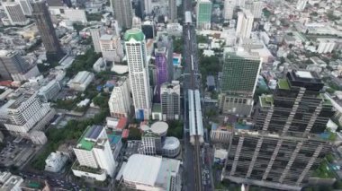 Bangkok, Tayland, Güney Asya 'daki Sathorn ve Saphan Taksin bölgelerinin hava görüntüsü