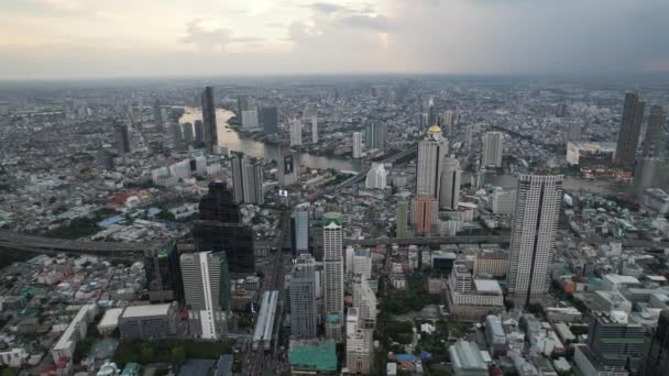 Luchtfoto Van Sathorn Saphan Taksin Districten Bangkok Thailand Zuidoost Azië — Stockvideo