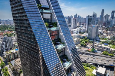 Bangkok şehir merkezindeki Ploenchit yolunun havadan görünüşü, finans bölgesi ve iş merkezi, Tayland, Güney Doğu Asya