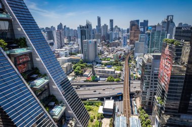 Bangkok şehir merkezindeki Ploenchit yolunun havadan görünüşü, finans bölgesi ve iş merkezi, Tayland, Güney Doğu Asya