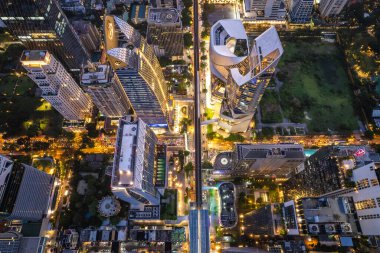 Bangkok, Tayland, Güney Asya 'daki Ploenchit bölgesindeki merkez elçiliğin hava görüntüsü