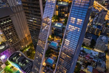 Bangkok şehir merkezindeki Ploenchit yolunun hava görüntüsü, finans bölgesi ve iş merkezi, Tayland, Güney Doğu Asya