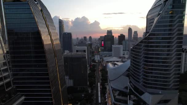 Vista Aérea Carretera Ploenchit Por Noche Centro Bangkok Distrito Financiero — Vídeo de stock