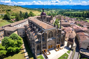 Vercors, Auvergne Rhone Alpes, Fransa, Avrupa 'da St. Anthony veya Saint Antoine l Abbaye' nin hava manzarası