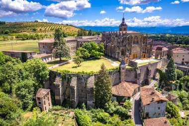 Vercors, Auvergne Rhone Alpes, Fransa, Avrupa 'da St. Anthony veya Saint Antoine l Abbaye' nin hava manzarası