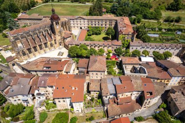 Vercors, Auvergne Rhone Alpes, Fransa, Avrupa 'da St. Anthony veya Saint Antoine l Abbaye' nin hava manzarası
