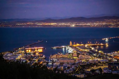 Sinyal Tepesi gün batımı manzarası. Güney Afrika, Batı Burnu 'ndaki Cape Town' da. Yüksek kalite fotoğraf